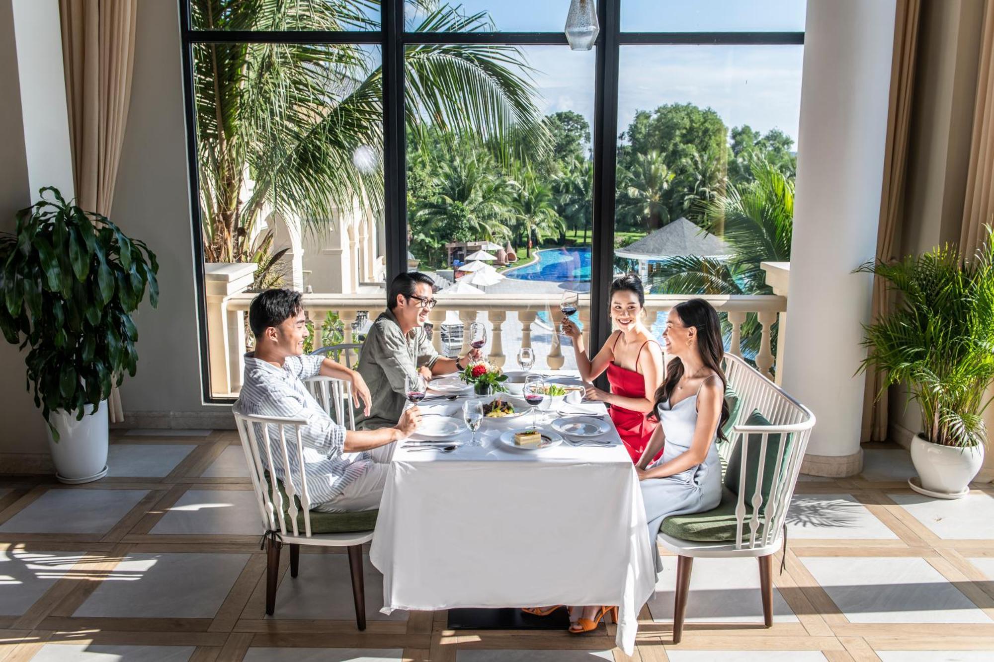 Vinpearl Wonderworld Phu Quoc Hotell Exteriör bild The restaurant at the hotel